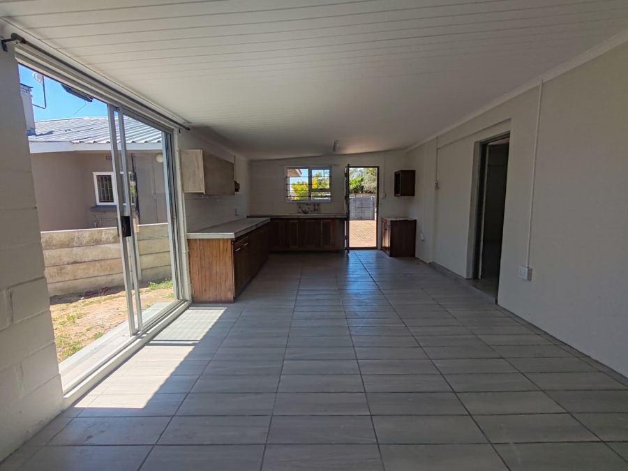 5 Bedroom Property for Sale in Vredenburg Western Cape